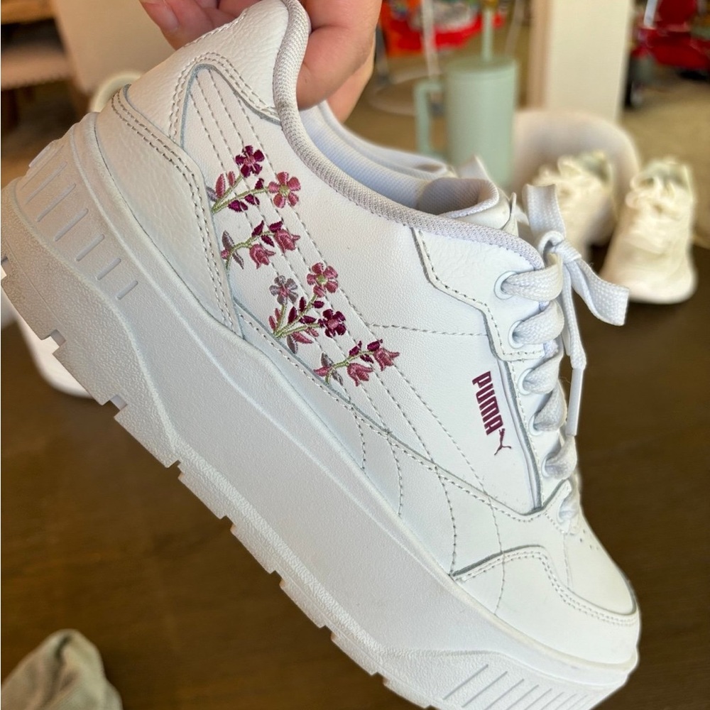 Floral embroidery sneakers puma